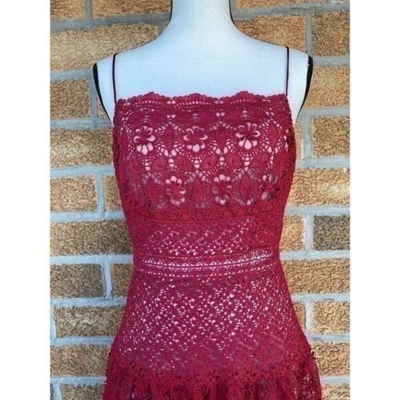 O.P.T OPT One Pretty Time Lizzet Magenta red lace midi dress size medium - Picture 5 of 12